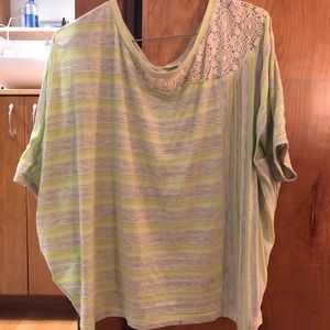 Grey and green loose top